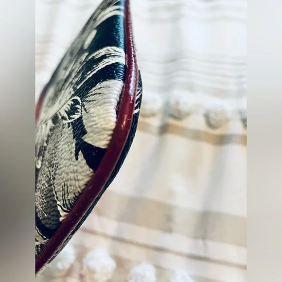 •Nine West Wristlet• - Picture 6 of 8